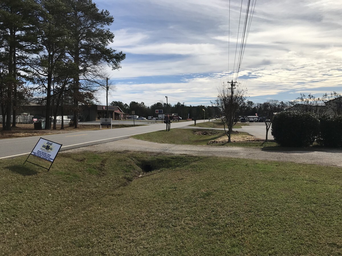 864 Harmony Rd, Eatonton, GA 31024
