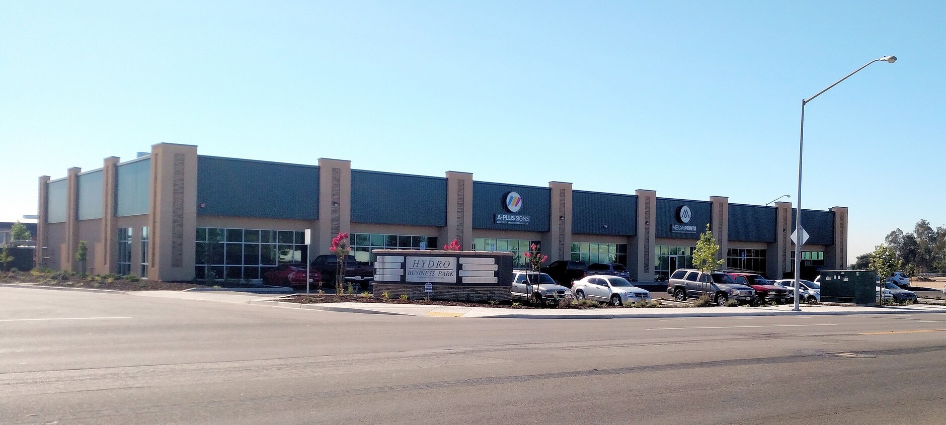 1225 N Clovis Ave, Fresno, CA 93727