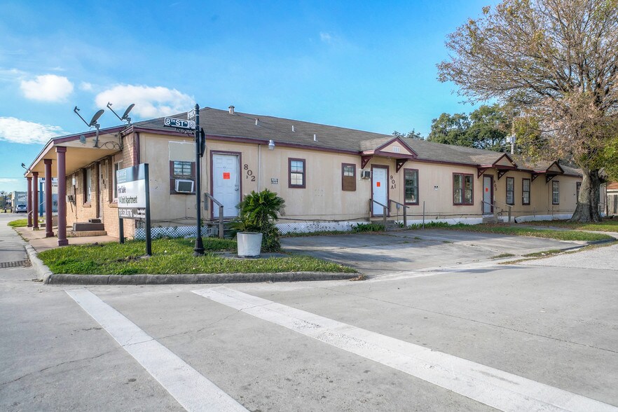 802 9th Ave, Texas City, TX 77590