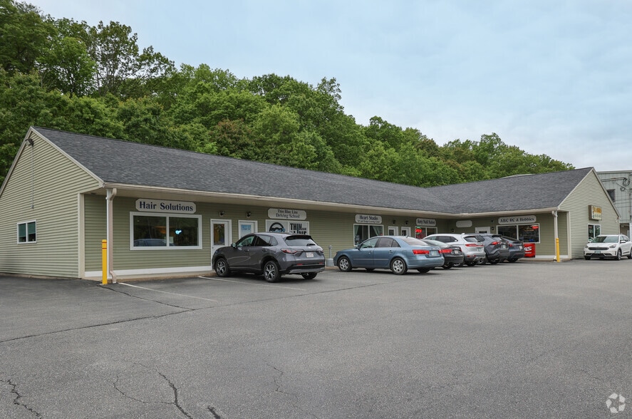 11 Rockingham Rd, Windham, NH for lease - Primary Photo - Image 1 of 3