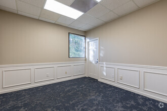 3020 Roswell Rd NE, Marietta, GA for lease Interior Photo- Image 2 of 15