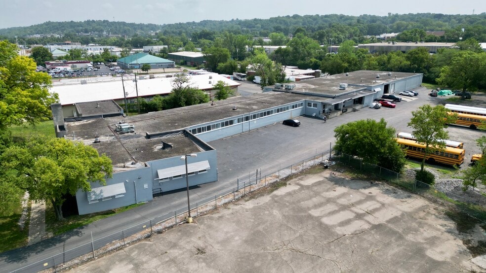 7820 Reading Rd, Cincinnati, OH for lease - Building Photo - Image 1 of 22