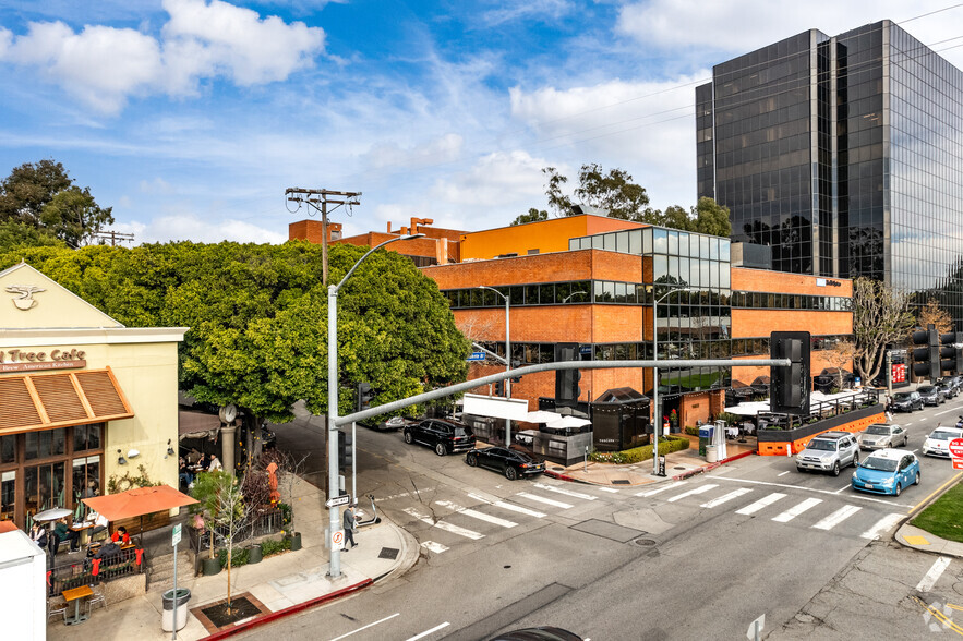 11633 San Vicente Blvd, Los Angeles, CA for lease - Building Photo - Image 3 of 6