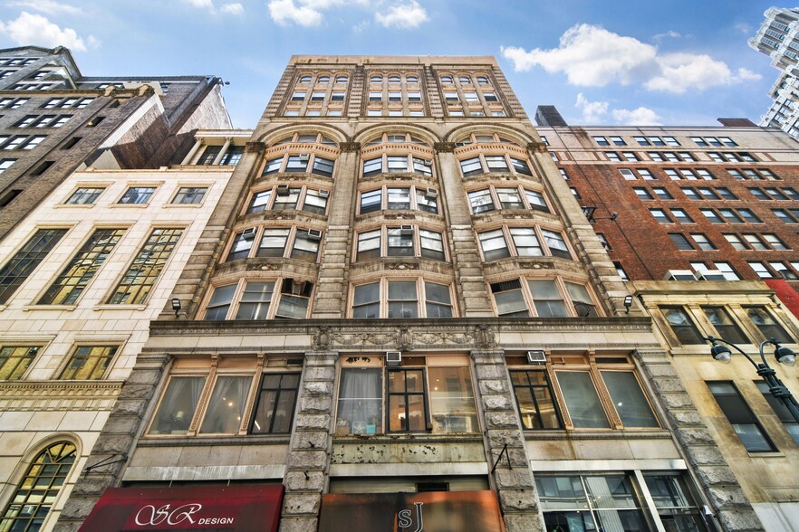 260 W 36th St, New York, NY for lease - Building Photo - Image 3 of 7