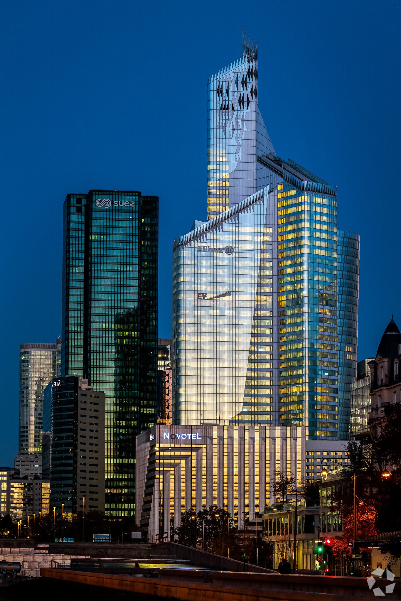 1-2 Place Des Saisons, Courbevoie for lease Primary Photo- Image 1 of 7