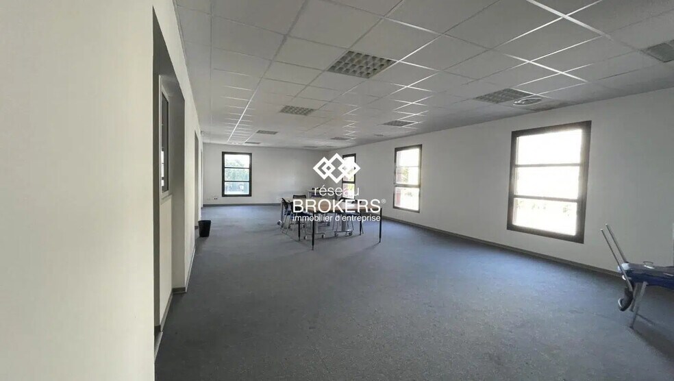 Office in Nîmes for lease - Interior Photo - Image 3 of 5