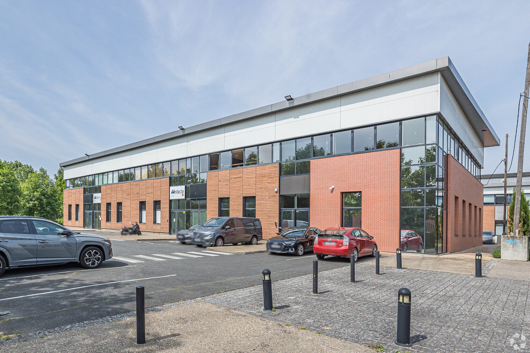 6 Rue Du Commandant D'estienne D'orves, Villeneuve-la-Garenne for lease Primary Photo- Image 1 of 6