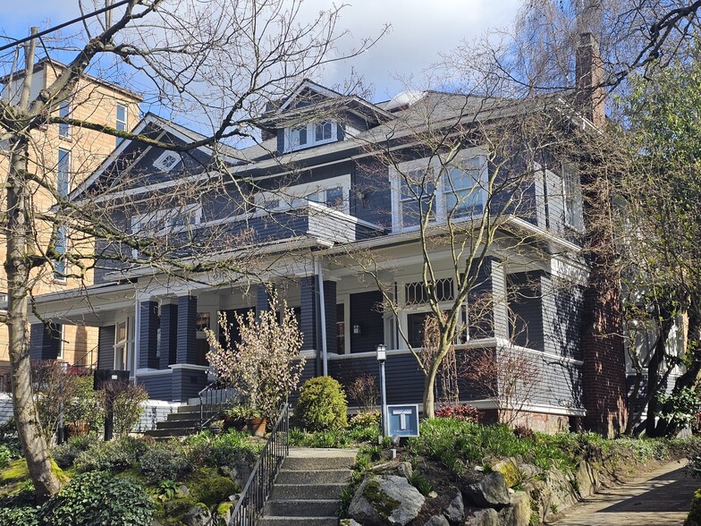 614 Boylston Ave E, Seattle, WA for sale - Building Photo - Image 3 of 24