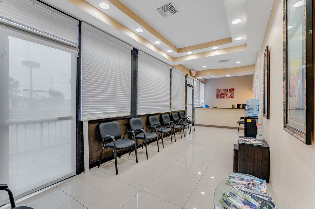 2037 E Irlo Bronson Memorial Hwy, Kissimmee, FL for sale Interior Photo- Image 1 of 6