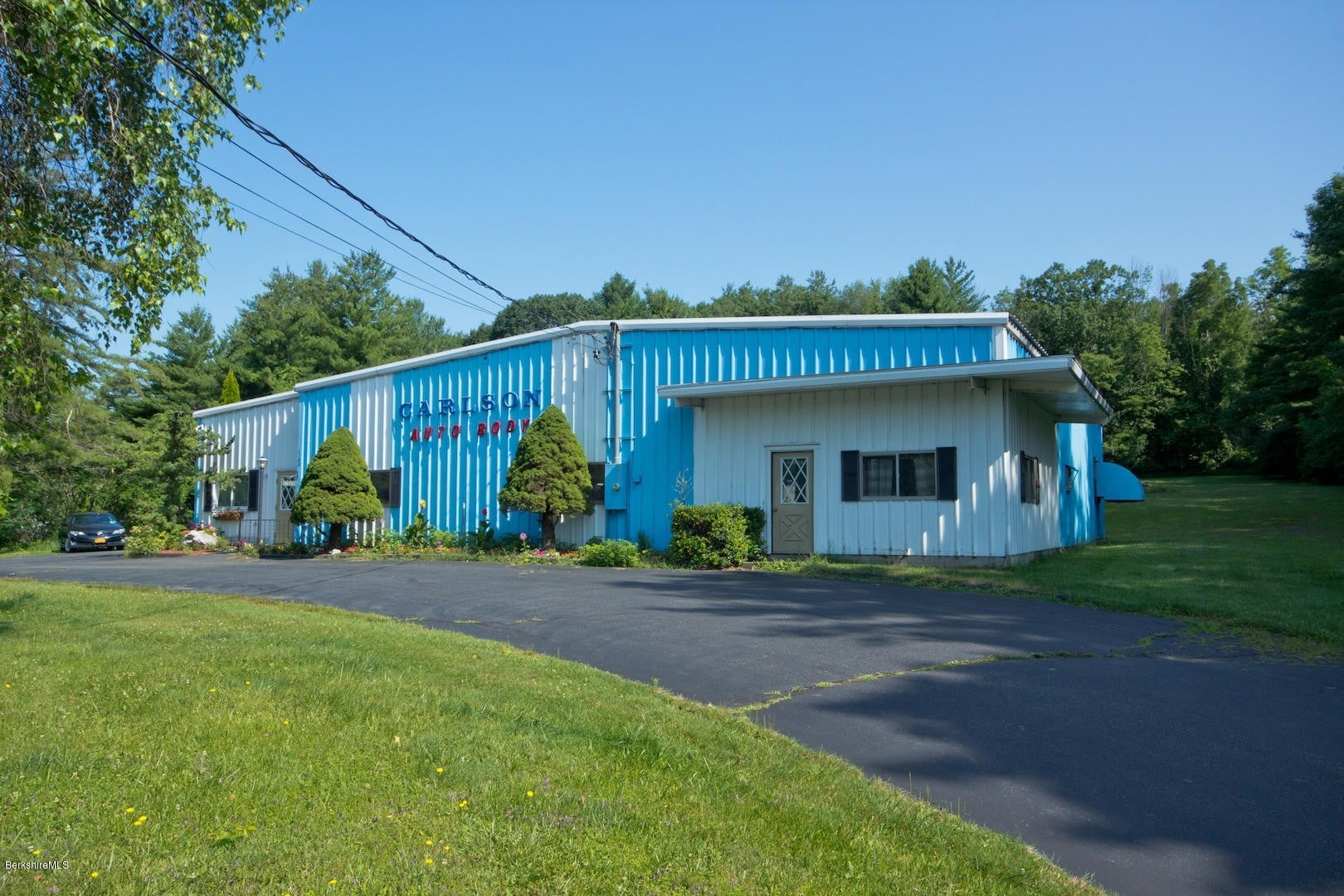1100 Pleasant St, Lee, MA 01238