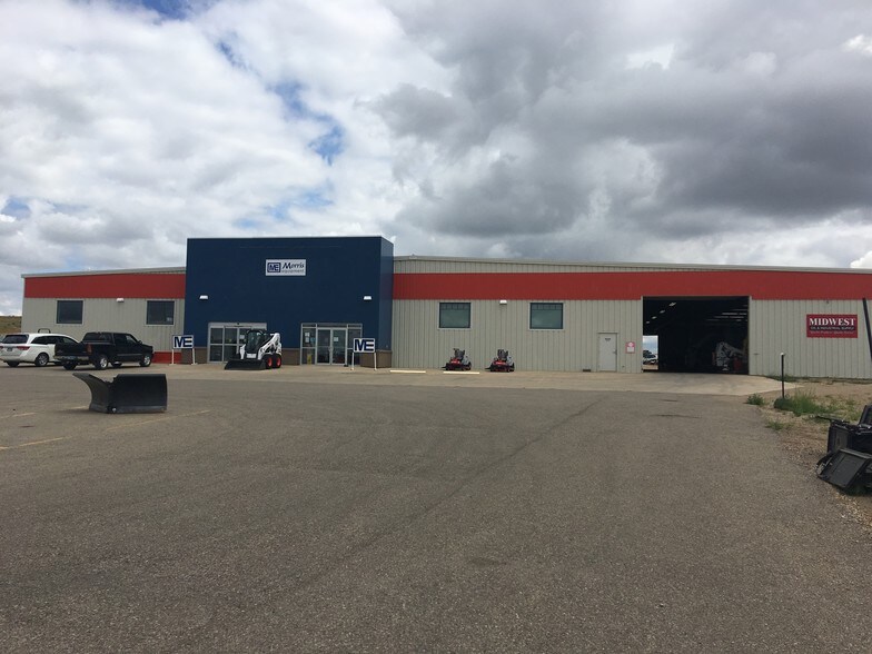 1908 N Garfield Ave, Pierre, SD for sale - Building Photo - Image 1 of 1