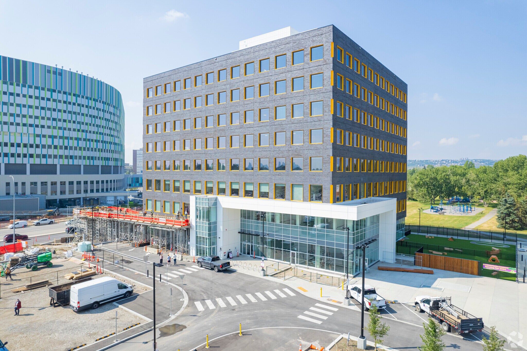 1941 Uxbridge Dr NW, Calgary, AB for sale Building Photo- Image 1 of 1