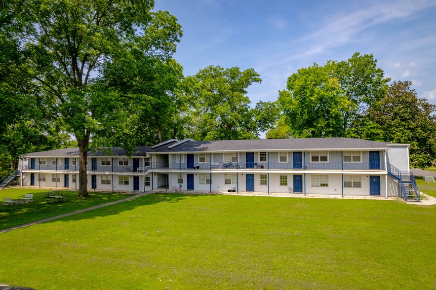 Searcy Multifamily Portfolio - 141 units portfolio of 4 properties for sale on LoopNet.com - Building Photo - Image 3 of 22