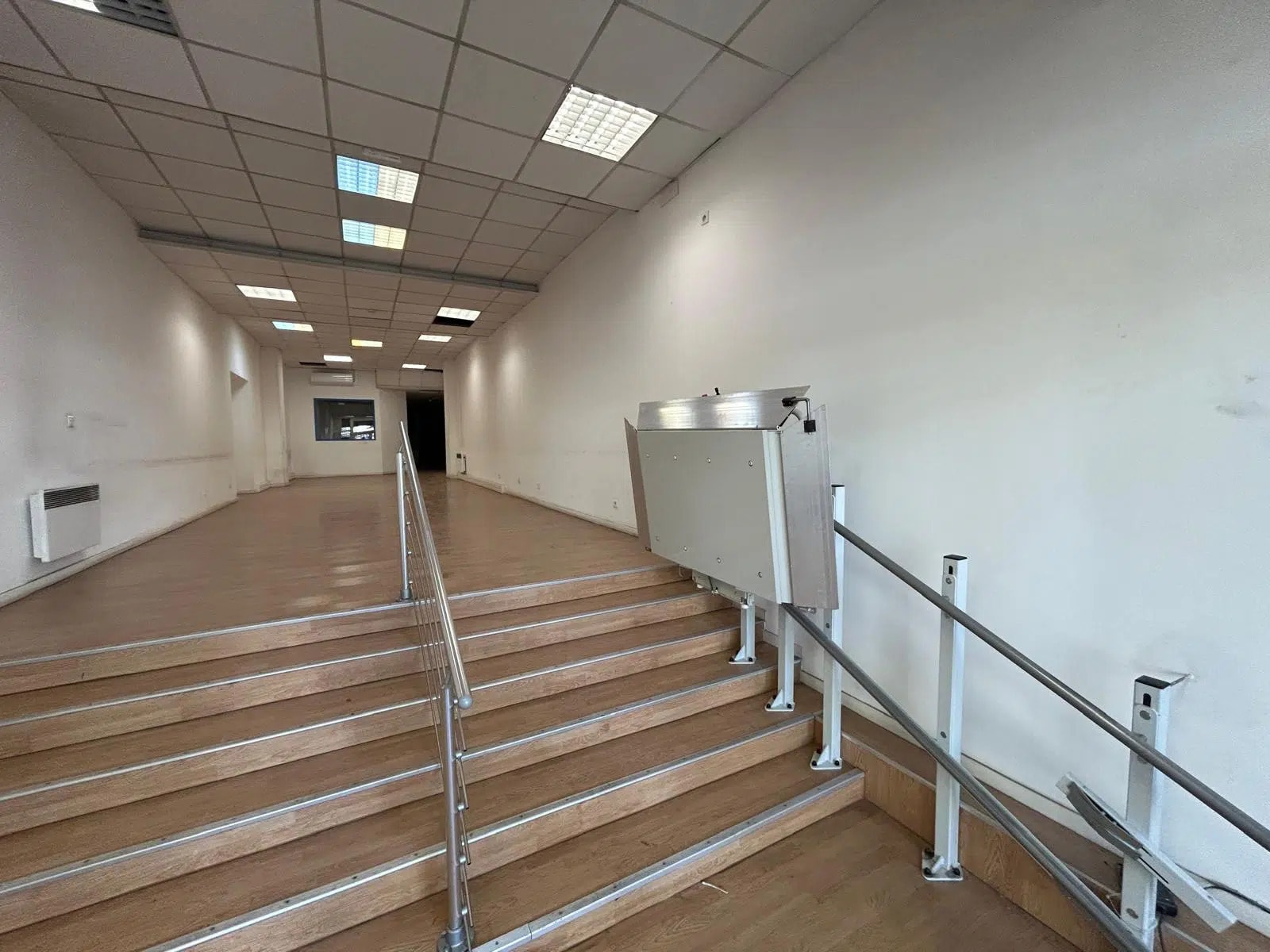 54 Avenue Du Prado, Marseille for lease Interior Photo- Image 1 of 5