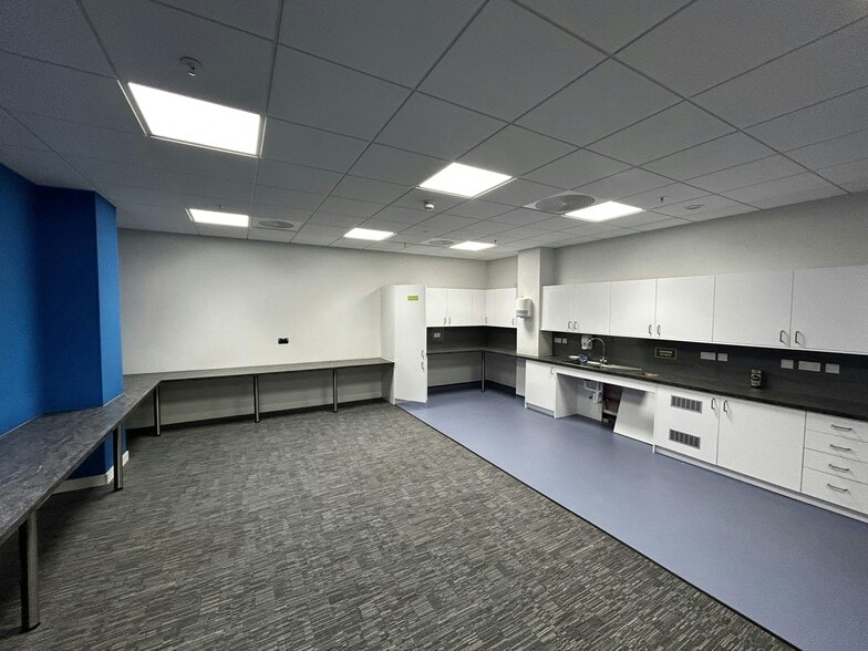 The Plaza, Swindon for lease - Building Photo - Image 2 of 6