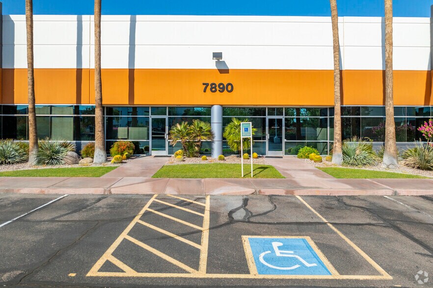 7810 S Hardy Dr, Tempe, AZ for lease - Building Photo - Image 1 of 4