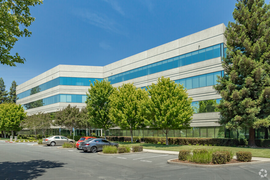 2150 River Plaza Dr, Sacramento, CA for lease - Building Photo - Image 1 of 16