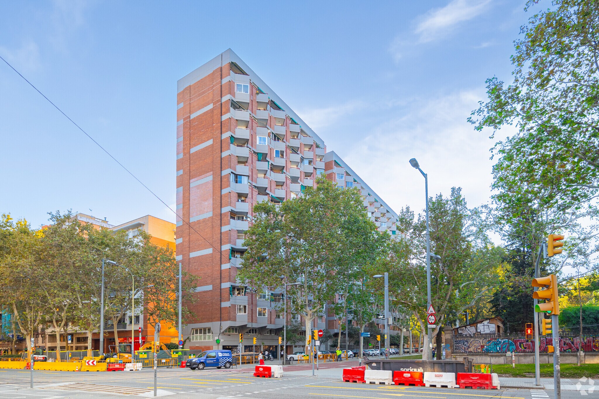 Multifamily in Barcelona, Barcelona for sale Primary Photo- Image 1 of 1