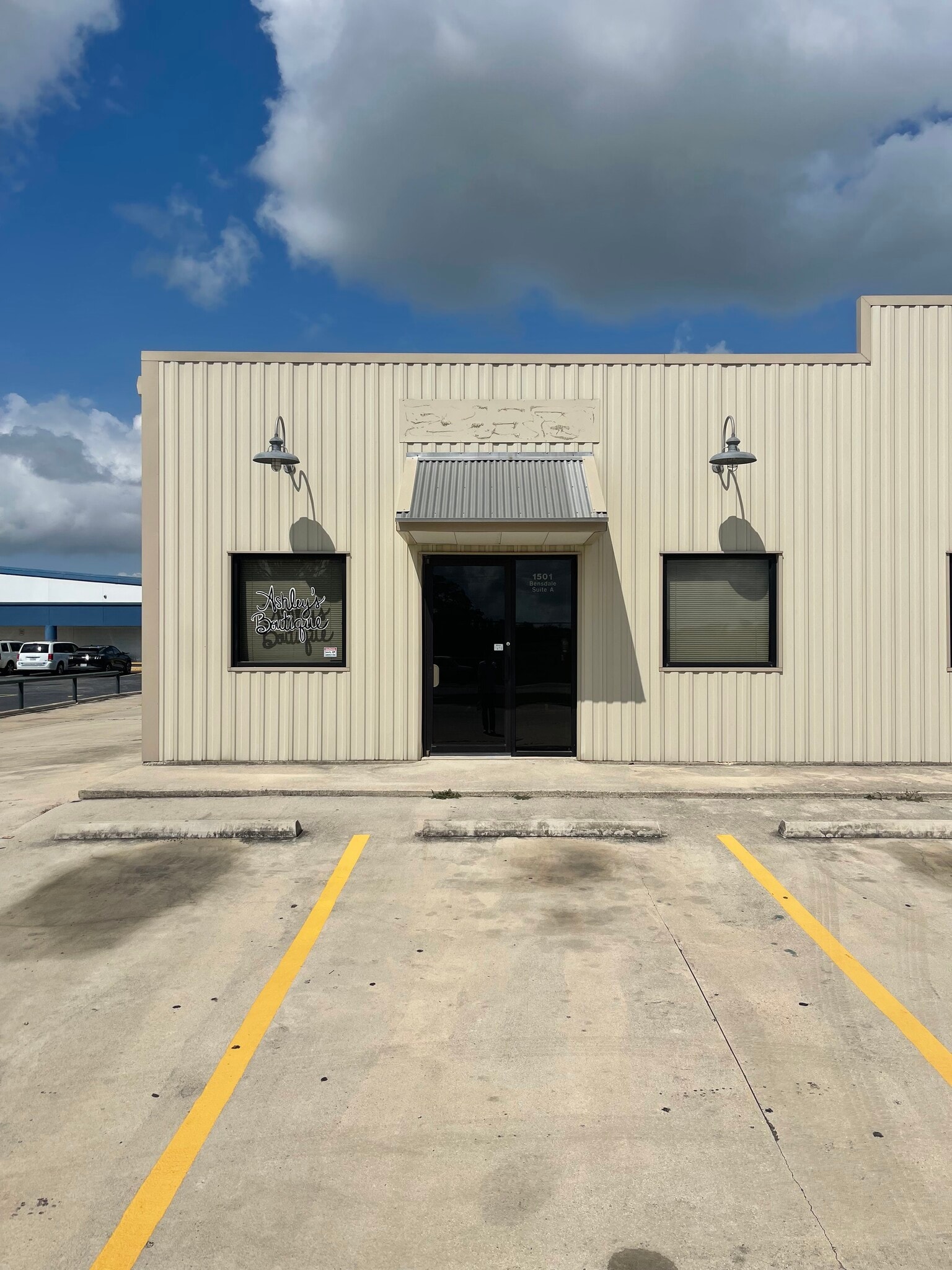 1501 Bensdale Rd, Pleasanton, TX for lease Building Photo- Image 1 of 5