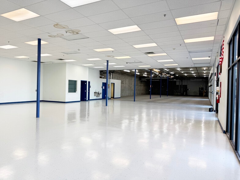 102 W 1180 N, Tooele, UT for lease - Interior Photo - Image 2 of 7