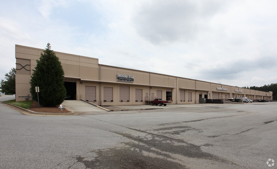 3505 Newpoint Pky, Lawrenceville, GA for lease - Building Photo - Image 2 of 3