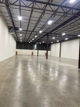 151 Jetplex Blvd, Huntsville, AL for lease Building Photo- Image 2 of 9