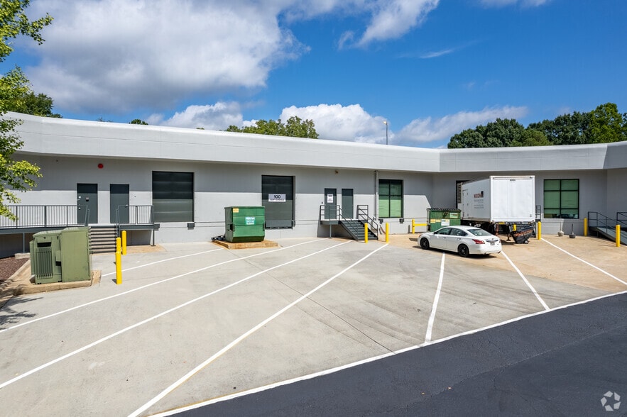 680 Engineering Dr, Peachtree Corners, GA for lease - Building Photo - Image 3 of 28