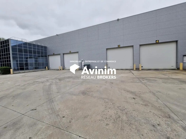 Industrial in Mitry-Mory for lease - Building Photo - Image 1 of 8