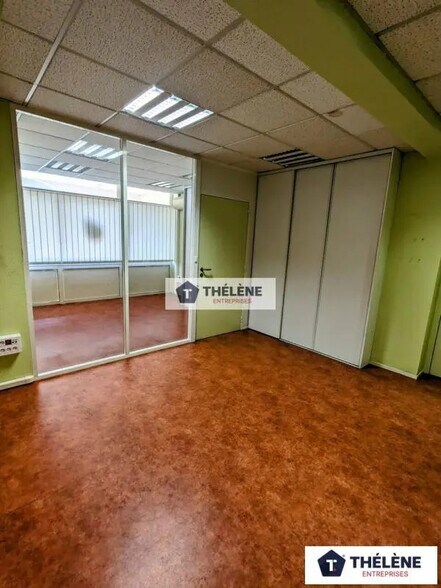 Retail in Montpellier for sale - Interior Photo - Image 3 of 9