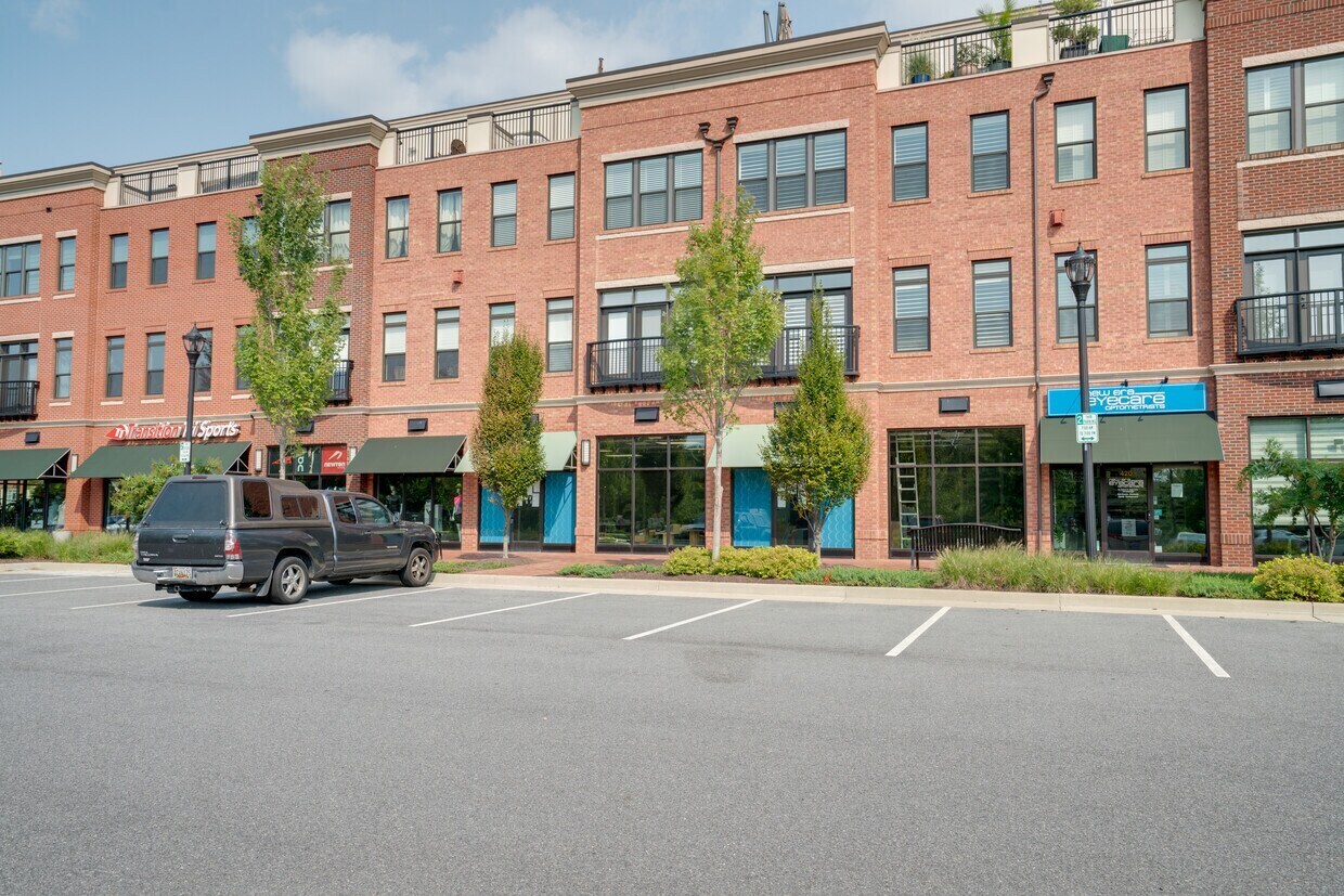412-416 Madison Trade Plz SE, Leesburg, VA for lease Building Photo- Image 1 of 19