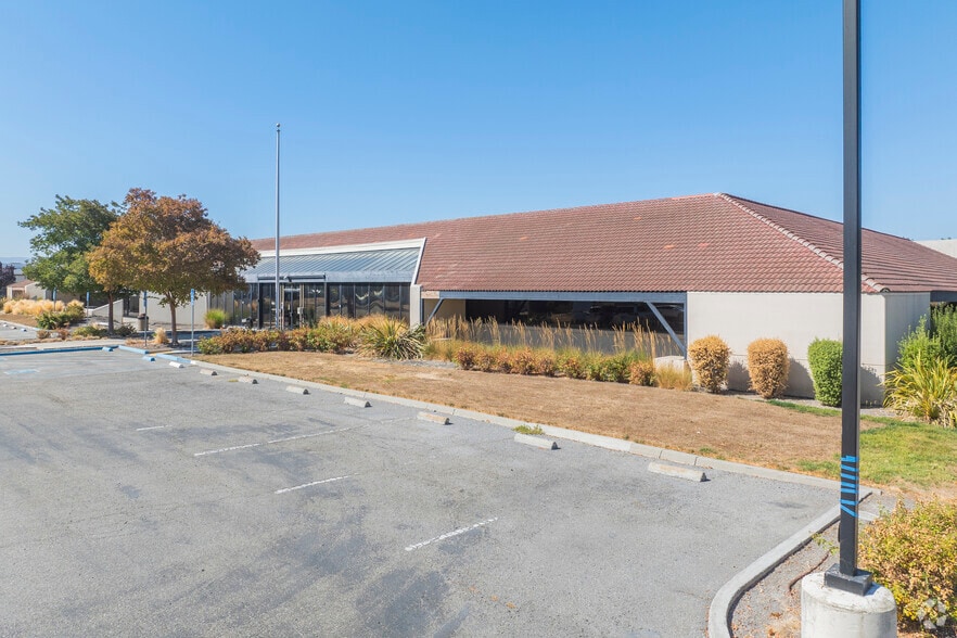 4800 Patrick Henry Dr, Santa Clara, CA for lease - Primary Photo - Image 1 of 11