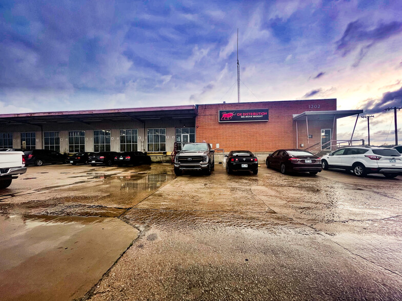 1202 S Sheridan Rd, Tulsa, OK for lease - Primary Photo - Image 1 of 4