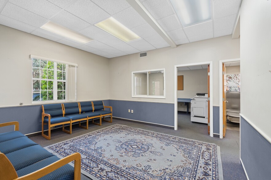 4615 NW 53rd Ave, Gainesville, FL for sale - Lobby - Image 2 of 11