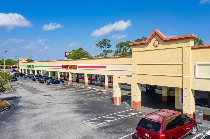 2501-2573 Old Vineland Rd, Kissimmee, FL for lease - Building Photo - Image 1 of 14