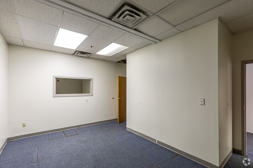 417-429 Franklin Ave, Hartford, CT for lease - Interior Photo - Image 3 of 20