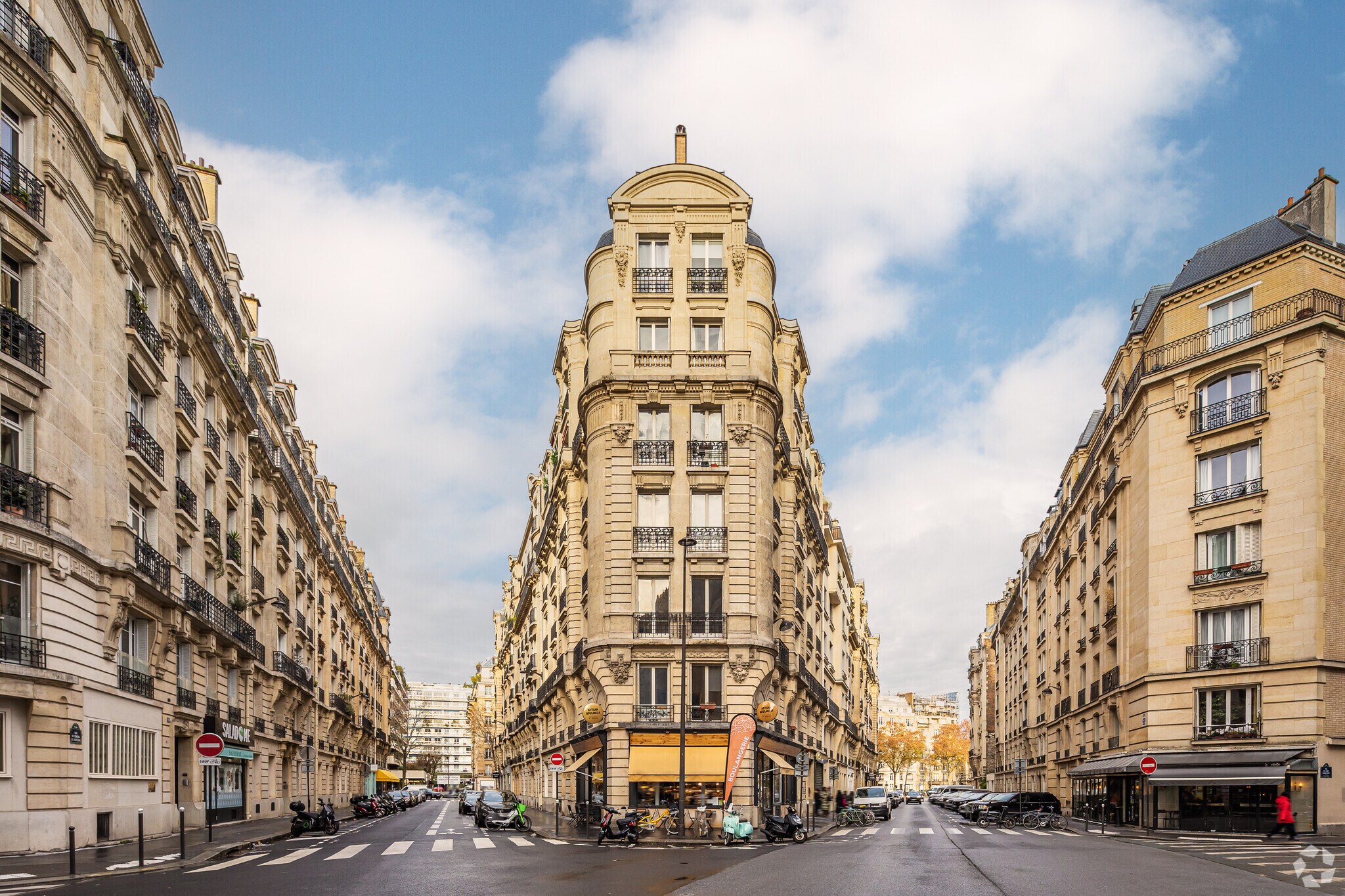 10 Rue Du Laos, Paris for lease Primary Photo- Image 1 of 6