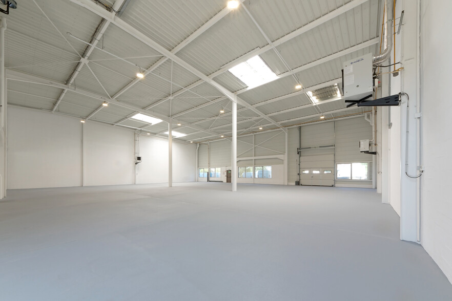 Flex in Le Blanc-Mesnil for lease - Interior Photo - Image 1 of 3