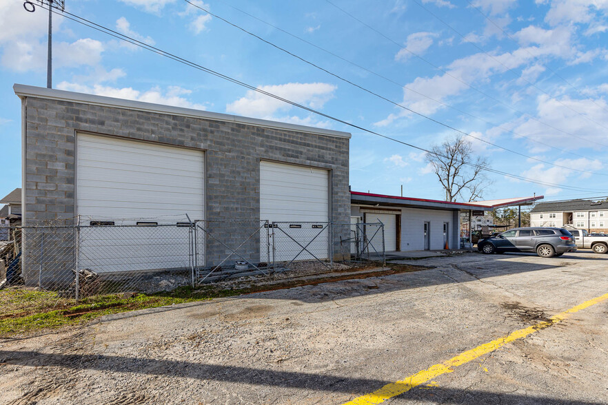 1041 N Main St, Mooresville, NC for sale - Building Photo - Image 2 of 16