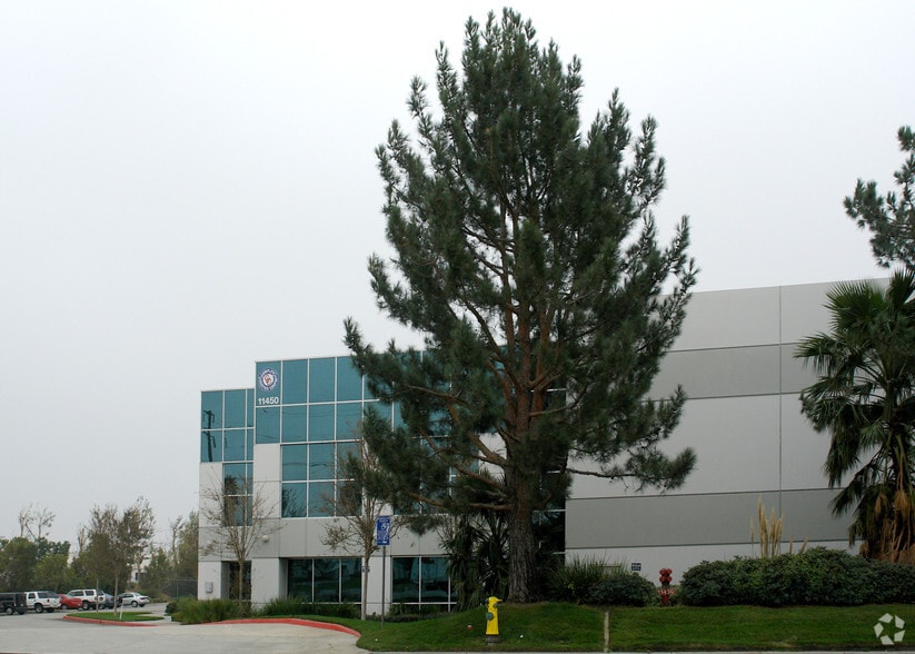 11450 Philadelphia St, Jurupa Valley, CA for lease - Building Photo - Image 3 of 12
