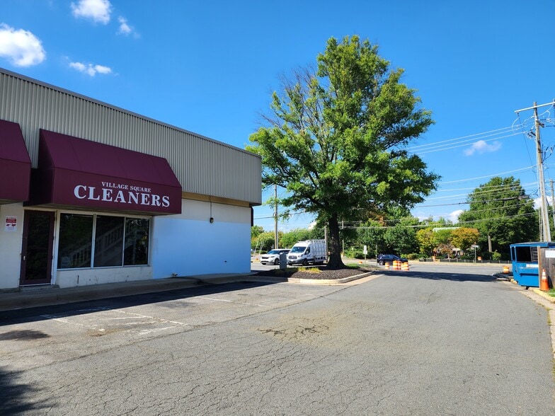 129-139 Spring St, Herndon, VA for sale - Building Photo - Image 3 of 5