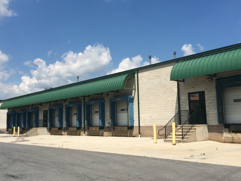 175 Limekiln Rd, New Cumberland, PA for lease - Building Photo - Image 3 of 4