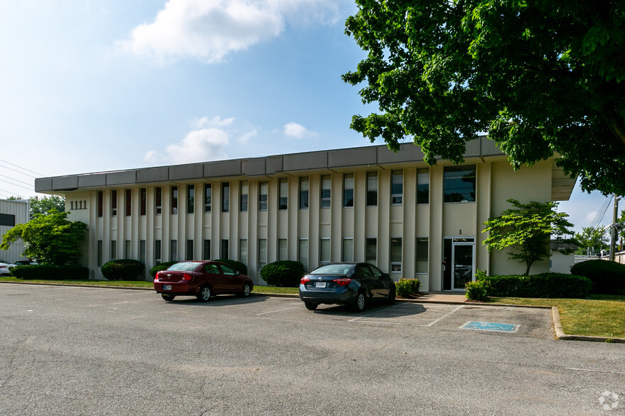 1111 E 54th St, Indianapolis, IN for lease - Primary Photo - Image 1 of 6