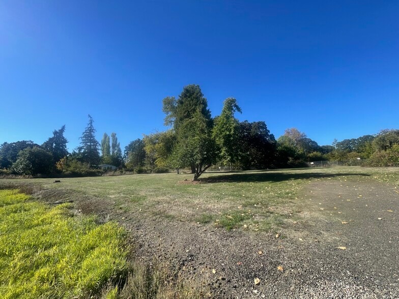 200 N Gun Club Rd, Independence, OR for sale - Building Photo - Image 3 of 5
