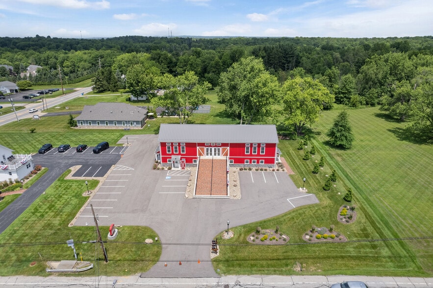 1225 Bell Rd, Chagrin Falls, OH for lease - Building Photo - Image 2 of 11