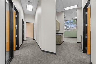 6455 Lakeview Blvd, Lake Oswego, OR for lease Interior Photo- Image 2 of 24