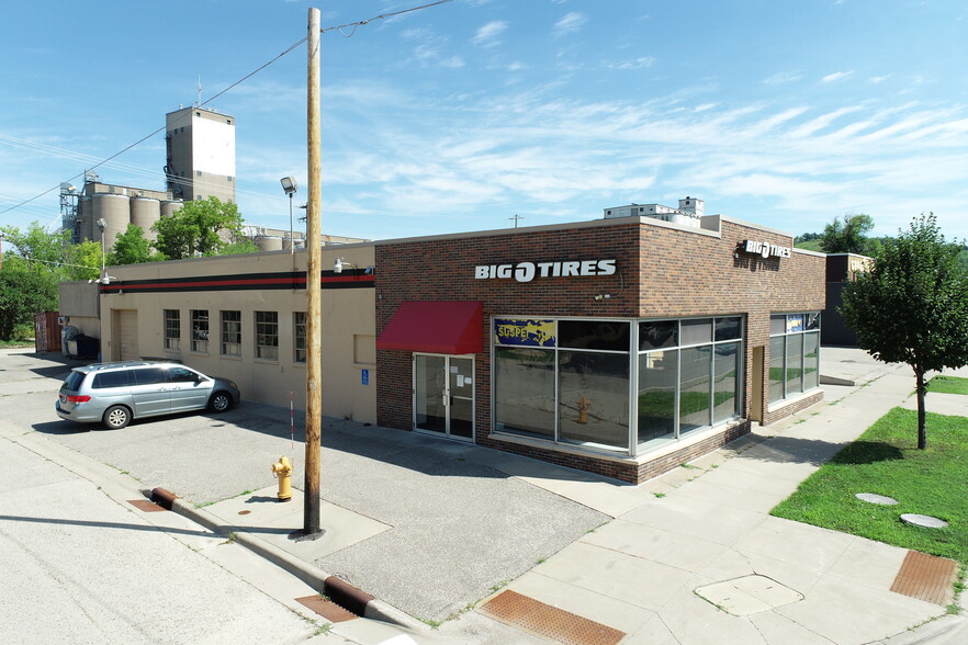 828 Main St, Red Wing, MN for lease - Building Photo - Image 1 of 8