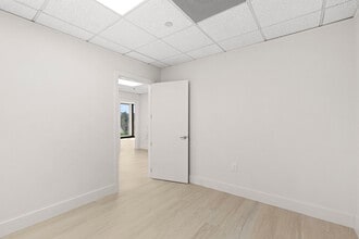 1301 N Congress Ave, Boynton Beach, FL for lease Interior Photo- Image 2 of 28