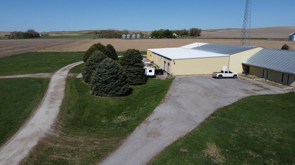 650 Highway 75, Tekamah, NE for sale - Primary Photo - Image 1 of 12