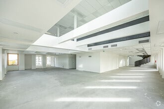 Office in 3 Rue Des Cuirassiers, Lyon for lease Interior Photo- Image 2 of 18