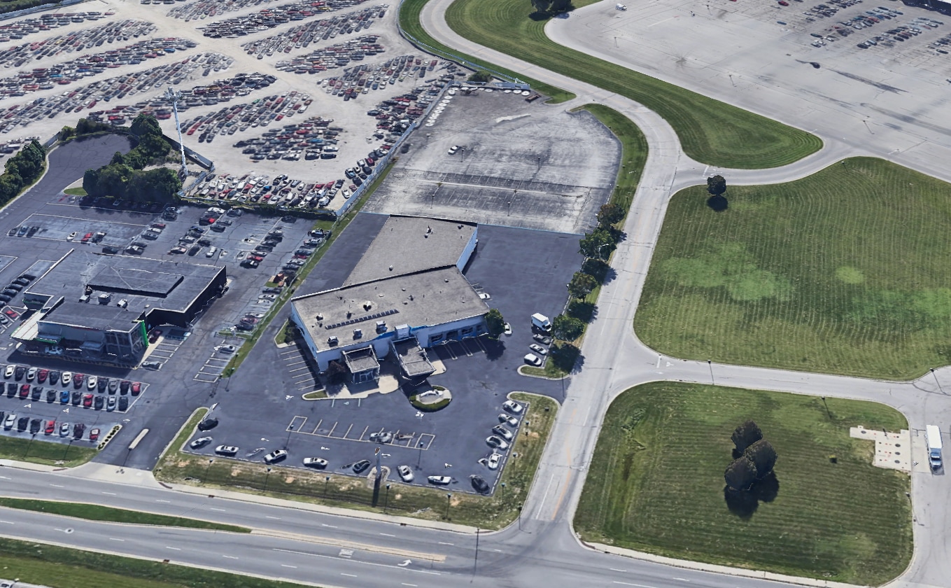5303 W Pike Plaza Rd, Indianapolis, IN for lease Primary Photo- Image 1 of 16